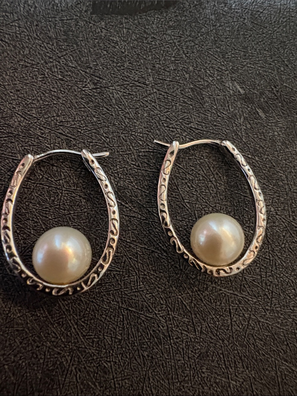 ROBERT EURE DESIGNS .925 STERLING SILVER HOOP FRESH WATER 8MM PEARL.EARRINGS